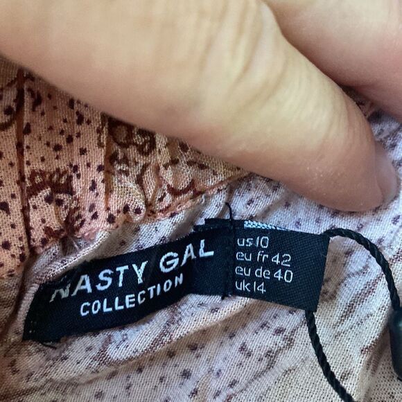 Nasty Gal Paisley‎ Printed Crinkle One Shoulder Crop Top Red Size 10 Nwt - Picture 8 of 8